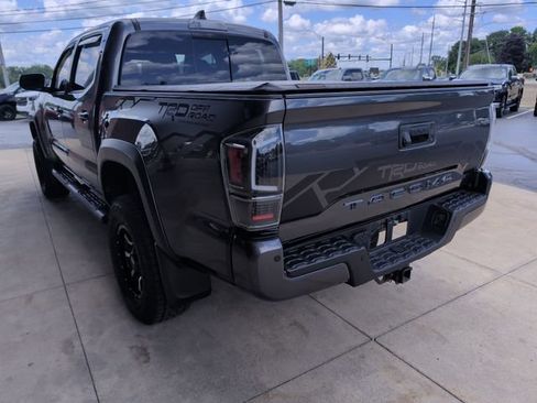 Used 2021 Toyota Tacoma TRD Off-Road w/ TRD Premium Off Road Package AWD/4WD image 7