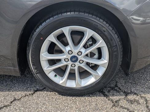 Used 2019 Ford Fusion SE image 10