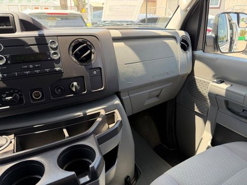 Used 2011 Ford E-350 and Econoline 350 XLT RWD image 26