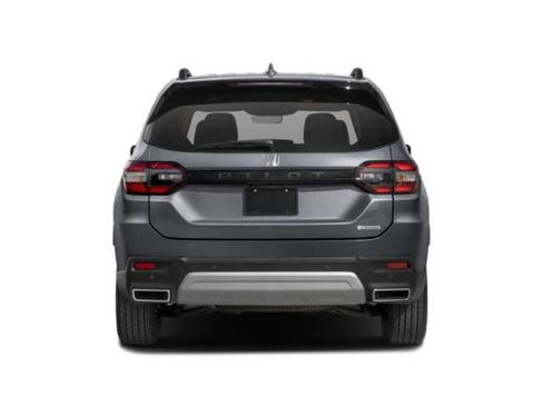 Used 2025 Honda Pilot Touring image 5