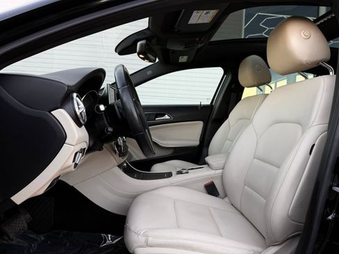 Used 2015 Mercedes-Benz GLA 250 4MATIC image 19