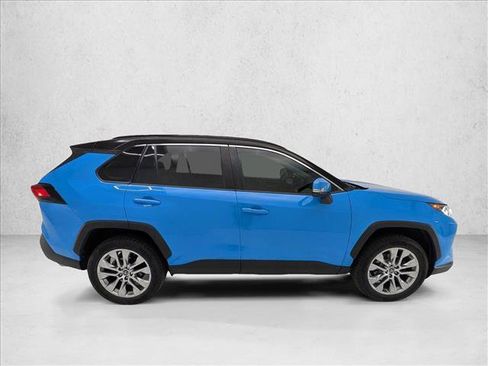 Used 2019 Toyota RAV4 XLE Premium w/ Cold Weather Package image 4