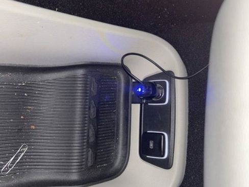 Used 2018 Chrysler Pacifica Touring-L Plus image 25