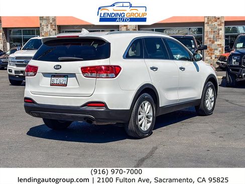 Used 2016 Kia Sorento FWD w/ LX Convenience Package image 4