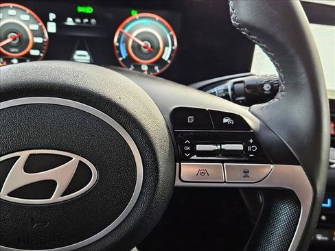Used 2025 Hyundai Elantra Limited FWD image 22