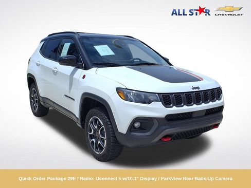 Used 2025 Jeep Compass Trailhawk AWD/4WD image 1