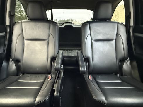 Used 2019 Toyota Highlander XLE image 42