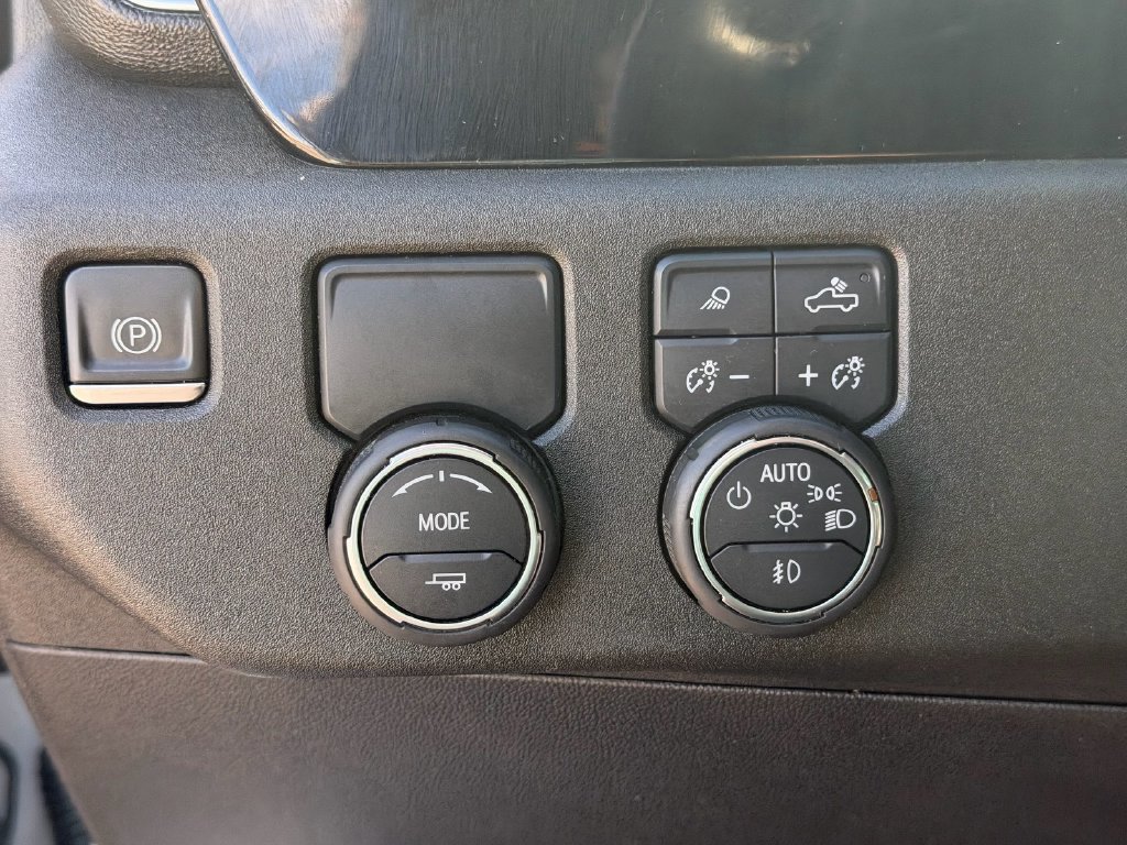 Used 2023 Chevrolet Silverado 1500 LTZ RWD image 27