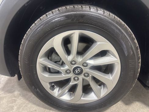 Used 2018 Hyundai Tucson SE image 25