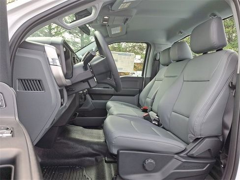 New 2026 Ford F250 XL w/ XL Chrome Package image 8