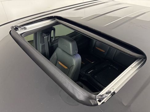 Used 2025 GMC Sierra 1500 AT4 w/ AT4 Premium Package image 27