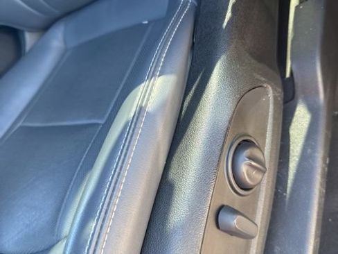 Used 2023 Buick Enclave Essence w/ Sport Touring Edition image 8