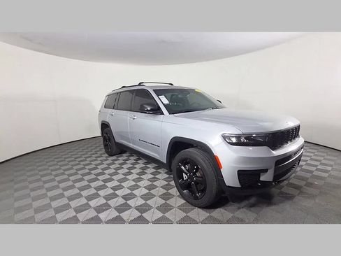 Used 2024 Jeep Grand Cherokee L Laredo AWD/4WD image 34