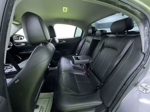 Used 2019 Alfa Romeo Giulia image 25
