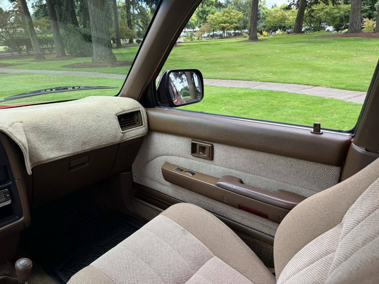 Used 1990 Toyota 4Runner SR5 AWD/4WD image 32