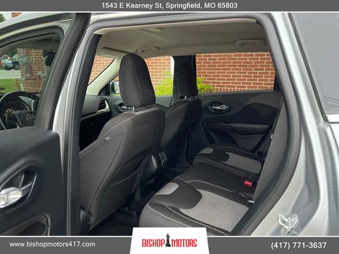 Used 2014 Jeep Cherokee Latitude image 11