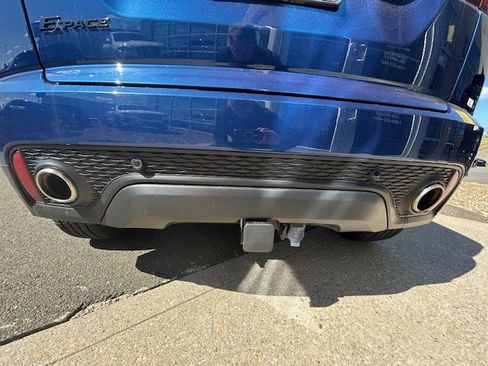 Certified 2021 Jaguar E-PACE SE image 11