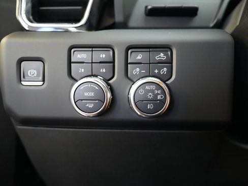 Used 2023 GMC Sierra 1500 Denali w/ Denali Reserve Package AWD/4WD image 22