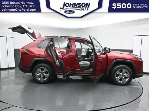 Used 2024 Toyota RAV4 XLE AWD/4WD image 37