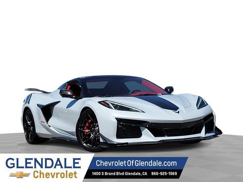 Used 2023 Chevrolet Corvette Z06 w/ Z07 Performance Package image 1