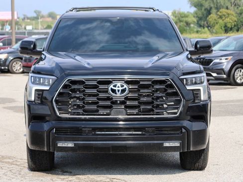 Used 2024 Toyota Sequoia Platinum AWD/4WD image 2