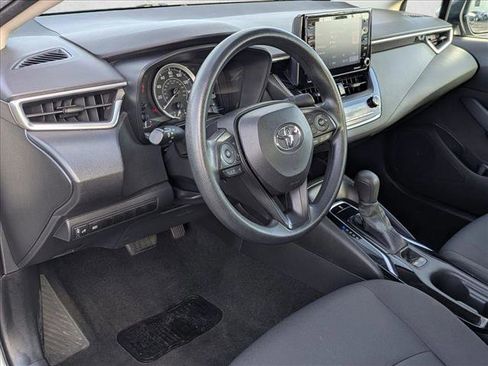 Used 2022 Toyota Corolla LE image 10