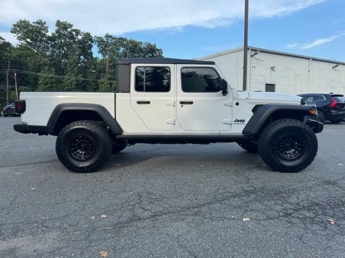 Used 2020 Jeep Gladiator Sport AWD/4WD image 7