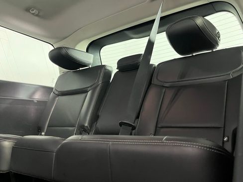 Used 2025 Ford Expedition Platinum image 27