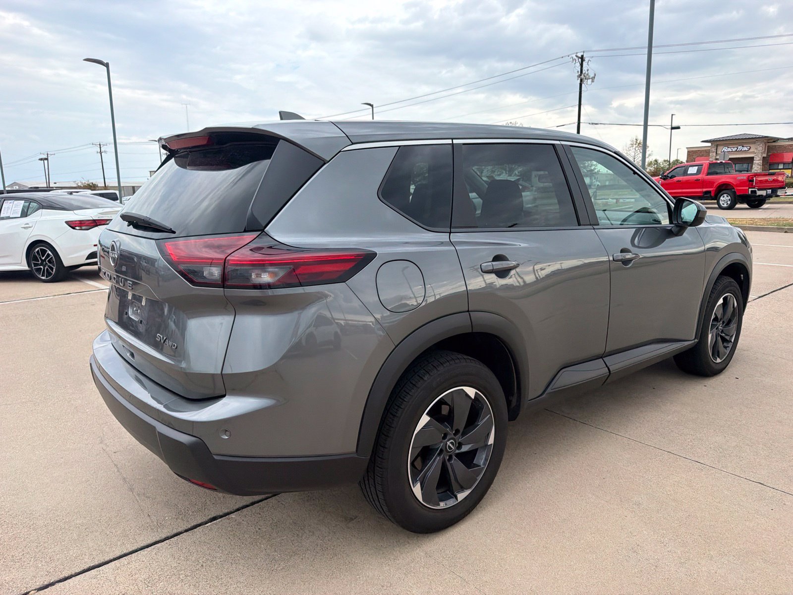 Used 2024 Nissan Rogue SV AWD/4WD image 5