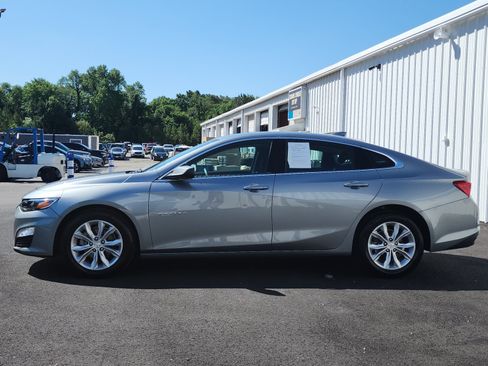 Used 2024 Chevrolet Malibu LT FWD image 2