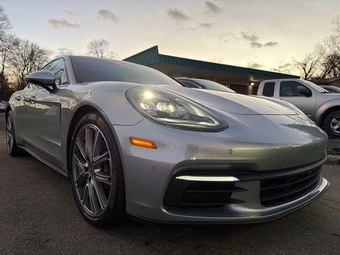 Used 2019 Porsche Panamera 4 image 3