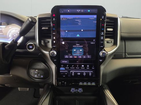 New 2026 RAM 2500 Laramie AWD/4WD image 22
