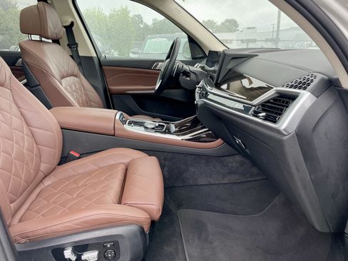 Used 2024 BMW X7 xDrive40i AWD/4WD image 15
