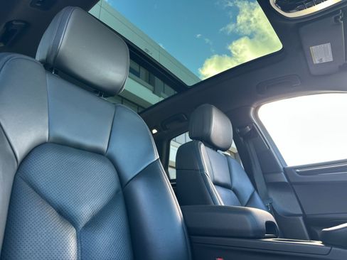 Used 2021 Porsche Macan image 17