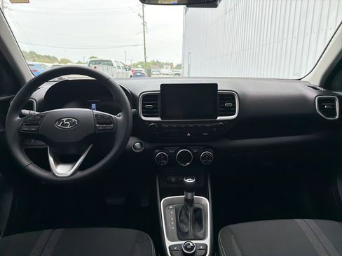 Used 2026 Hyundai Venue SEL image 15