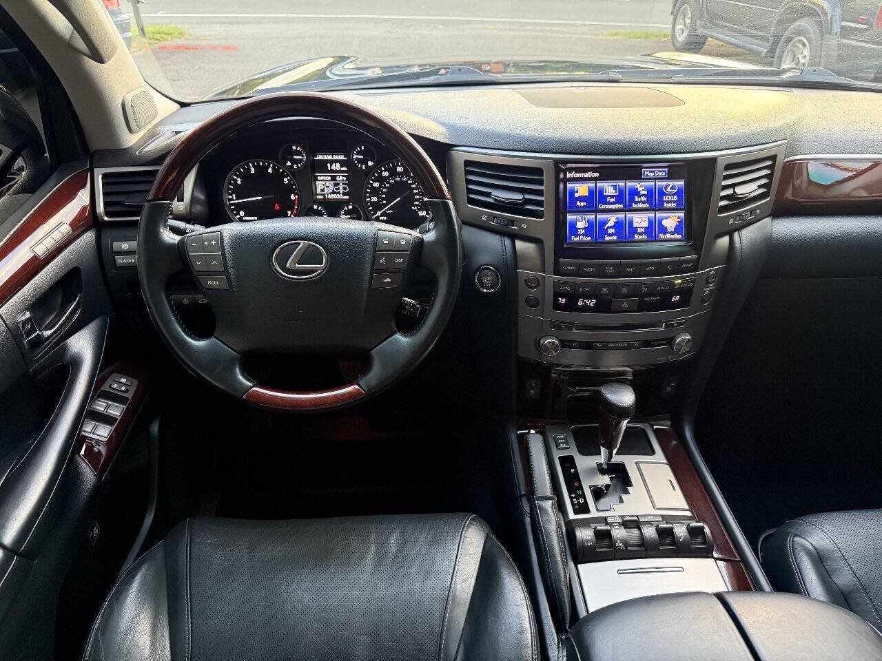 Used 2014 Lexus LX 570 4WD image 19