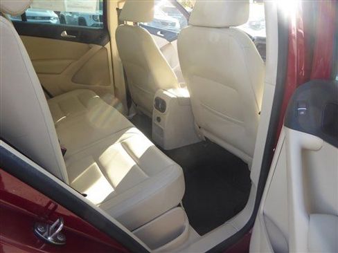 Used 2016 Volkswagen Tiguan SE image 20