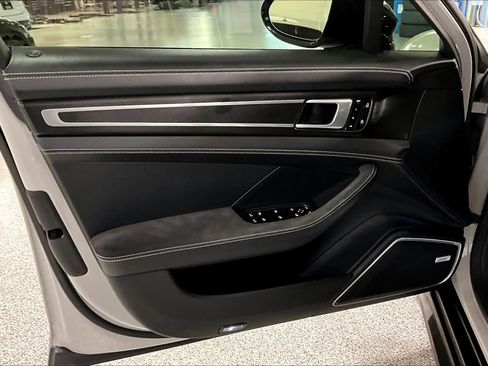 Used 2019 Porsche Panamera GTS w/ Premium Package Plus image 17
