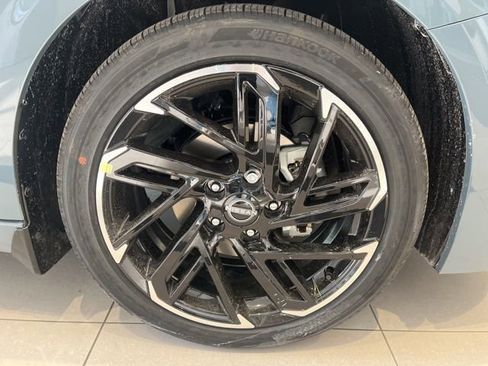 New 2026 Nissan Sentra SR w/ SR Premium Package FWD image 30