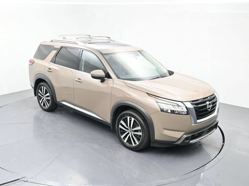 Used 2023 Nissan Pathfinder Platinum AWD/4WD image 18