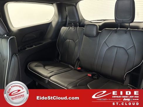 New 2026 Chrysler Pacifica Limited w/ S Appearance Package image 20