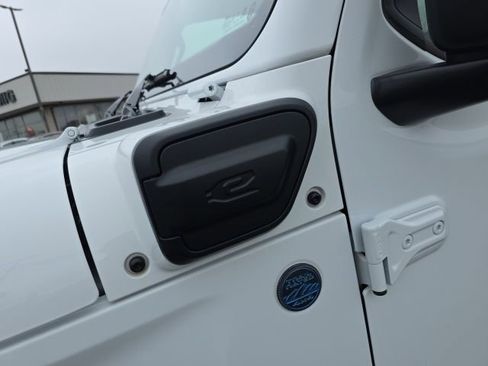 Used 2025 Jeep Wrangler Unlimited Rubicon 4xe w/ Convenience Group image 57