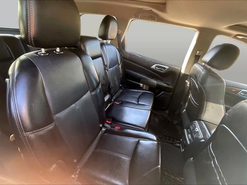 Used 2017 Nissan Pathfinder Platinum w/ Midnight Edition Package FWD image 17