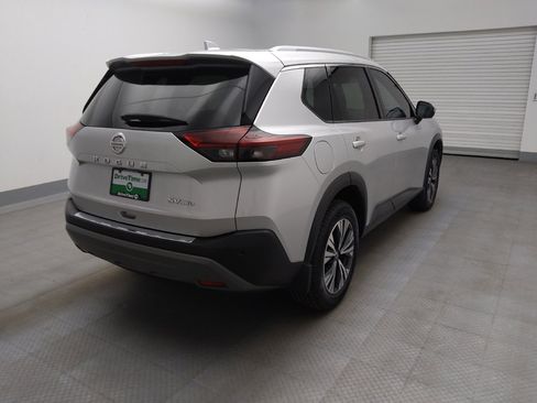 Used 2021 Nissan Rogue SV w/ Premium Package image 9