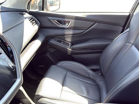 Used 2023 Subaru Ascent Limited w/ Technology Package AWD/4WD image 8