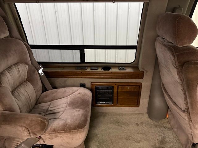 Used 1998 Chevrolet Express 1500 RWD image 18