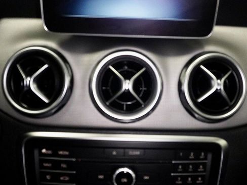 Used 2020 Mercedes-Benz GLA 250 GLA 250 4MATIC image 15