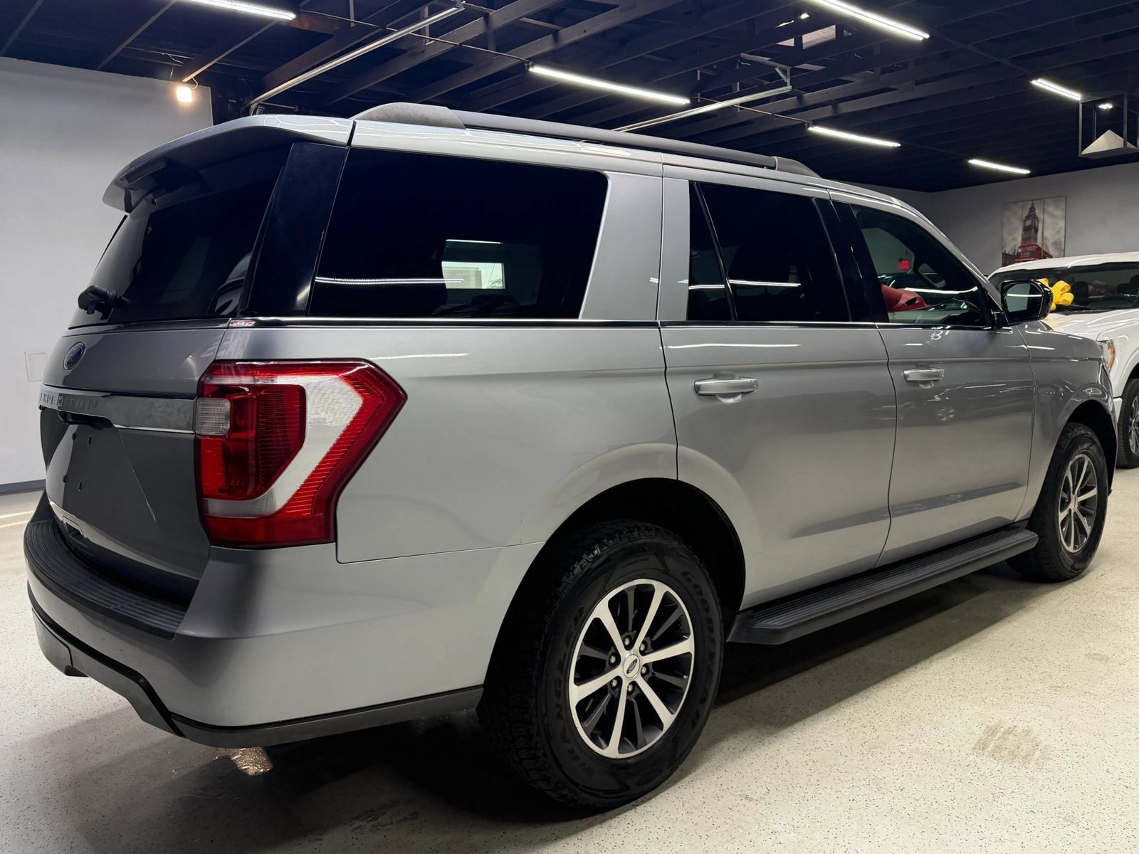 Used 2021 Ford Expedition XL AWD/4WD image 12