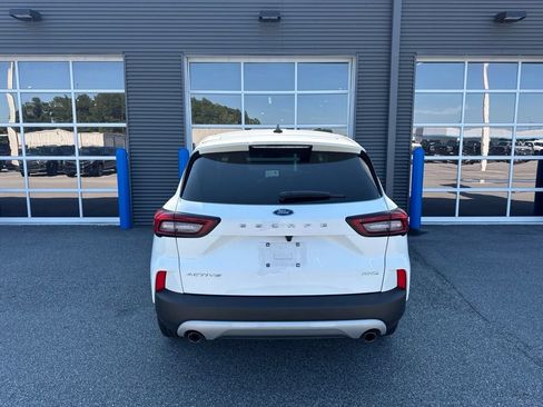 Used 2024 Ford Escape Active AWD/4WD image 3