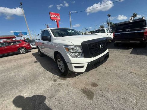 Used 2022 Nissan Titan 2WD King Cab image 2
